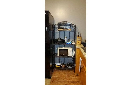 Dadeville Apartment | Serene Lake Martin Studio with Pool & Kitchen Amenities