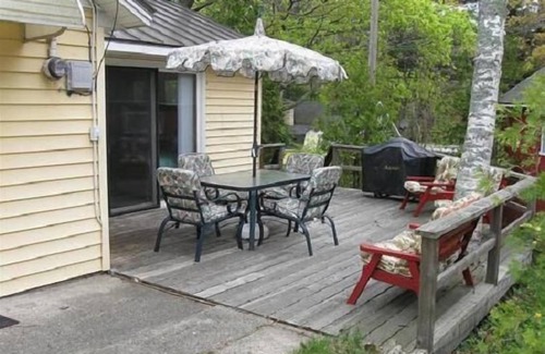 Manistee Cottage | Breathtaking Lake Michigan Views & Spectacular Sunsets