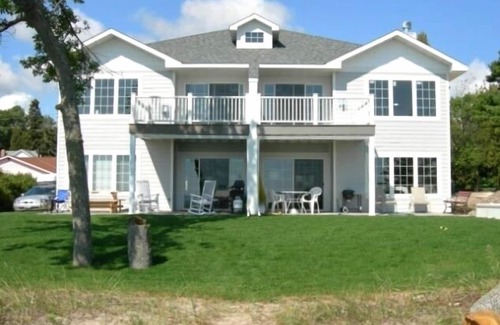 Jacksonport Condo | Lake Michigan Sand Beachfront Condo with Ocean Views & Spa