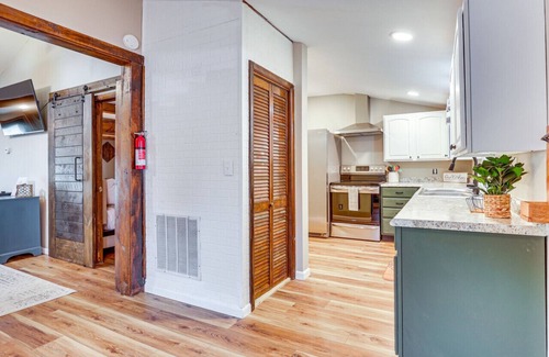 Craig Beach House | Lake Milton Retreat: Steps from Beach with Hot Tub & Views