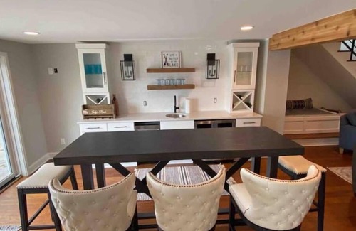 Mound House | Discover Lake Minnetonka with a Covered Boat Dock!