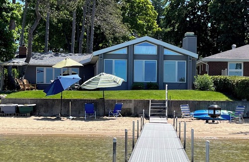 Lake City Cottage | Experience Lake Missaukee: Dock, Sandy Beach & Gorgeous Sunsets