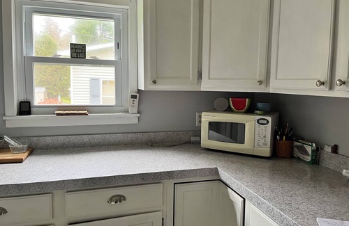 Hamilton House | Cozy 3 Bedroom Home near Colgate University with Kitchen