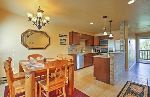 Wildernest Apartment | Discover Silverthorne Ski Resort: Lake & Mountain Views Await!