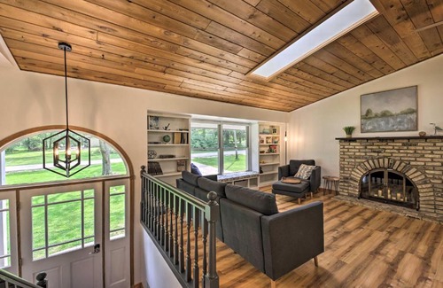 Delafield House | Discover Lake Nagawicka Home - Steps from Boat Launch
