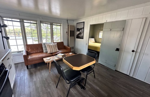 Tomahawk House | Lake Nokomis 2BD/1Bath Lakeside Cabin - Cabin #1