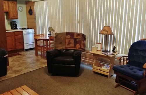 Tomahawk Cottage | Relaxing Lake Nokomis Retreat with Spa and Ocean Views