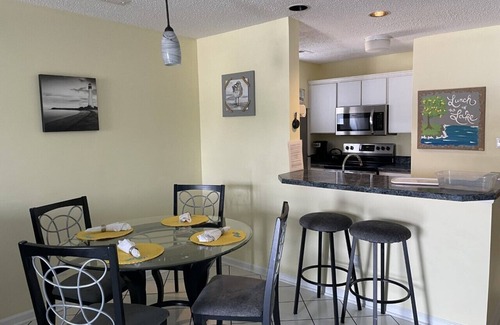 Cornelius Condo | Beautiful Lake Norman Condo with Pool and Pet-Friendly Perks