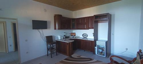 Southwestern Region House | Lake of Diber