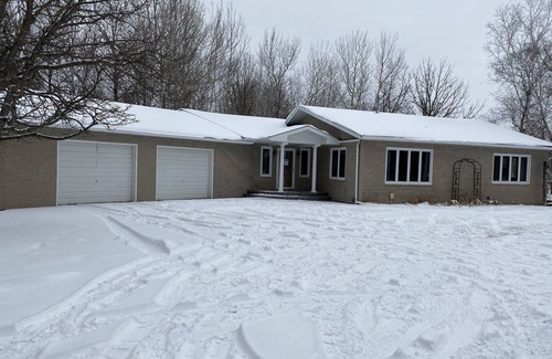 Baudette House | Lake of the Woods Getaway #2: Guest Rated 9.8, Family-Friendly