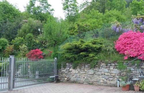 Crabbia Apartment | Experience Lake Orta Openspace: Beachfront Retreat Awaits