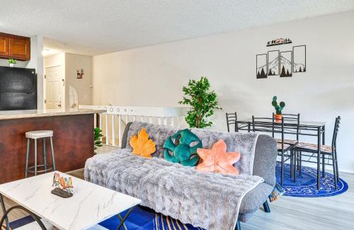 Mount Park Apartment | Tranquil Lake Oswego Condo with Balcony, Just 3 Mi to Water!