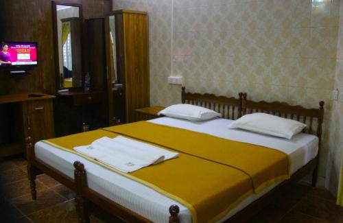Kumarakom Bed & Breakfast | Family Retreat at Lake Palace Resort Kumarakom with Pool