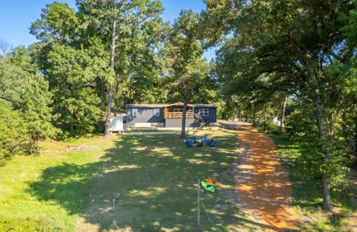 Chandler House | Lake Palestine Retreat | Events And Gather 20 +