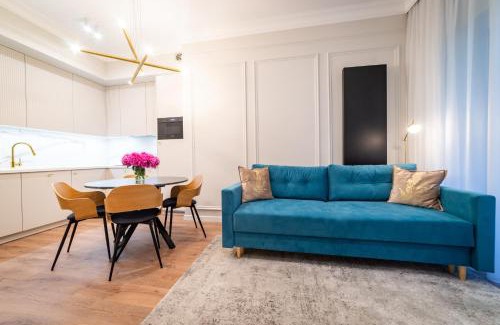 Mikolajki Apartment | Lake Park Apartment: Family-Friendly 4-Star Retreat