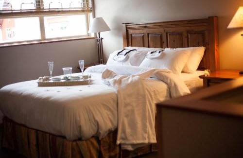 Whistler Creekside Apartment | Experience Lake Placid Lodge with Oceanfront Views