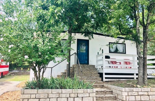 Pedernales Bend House | Picturesque Lake Property with Ocean Views & Breakfast!