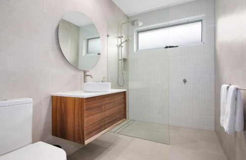 Beechworth House | Discover Lake Reflections: Perfect for Family Getaways