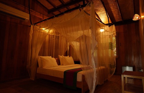 Maha Gonadoowa Resort | Relaxing Retreat at Lake Resort Bolgoda with Pool & Dining