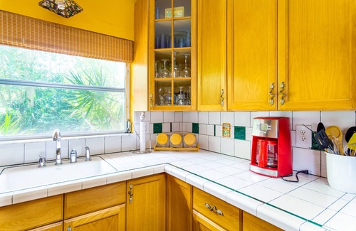 Winter Haven House | Pet-Friendly Lake Rochelle: Top-Rated Lakefront Retreat