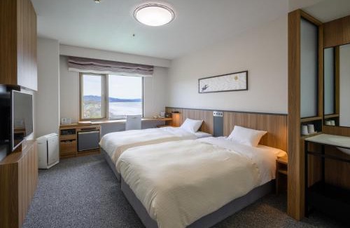 Kitami Hotel | Charming Lake Saroma Tsuruga Resort with Pool & Hot Tub
