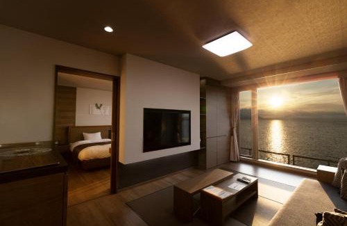 Kitami Hotel | Charming Lake Saroma Tsuruga Resort with Pool & Hot Tub