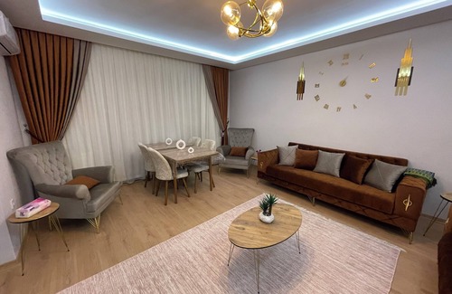 Kucukcekmece Apartment | Serene Lake & Sea View 2-Bedroom Family Apartment
