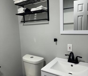 Monticello Hotel | Pet-Friendly Lake Shafer Resort with Oceanfront Views