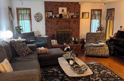 Topeka House | Lake Shawnee Retreat