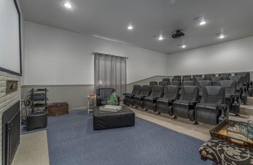 Franklin House | Unmatched Comfort at Lake Shore Drive - 4-Star Ocean Retreat