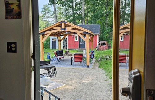 Shapleigh House | Bright & Cozy Lake Access Home with 10/10 Guest Rating