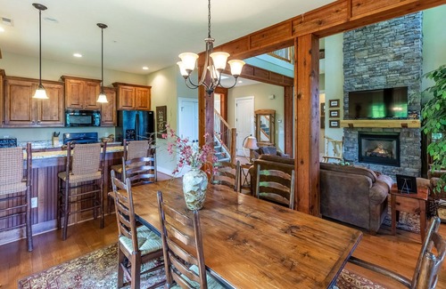 Bear Lake Reserve Condo | Exceptional Lake Side Condo with Pool & Spa Access