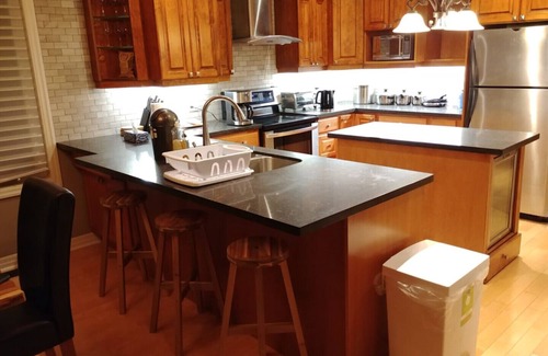 Innisfil Cottage | Bayview Beach Lakefront Cottage with Scenic Views