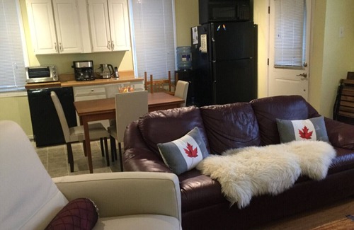 Brock House | Charming Lake Simcoe Cottage near Thorah Centennial Park