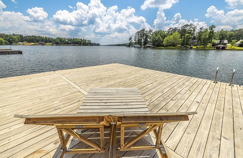 Hardwick House | Lake Sinclair Getaway with Rooftop Patio & Lake Views