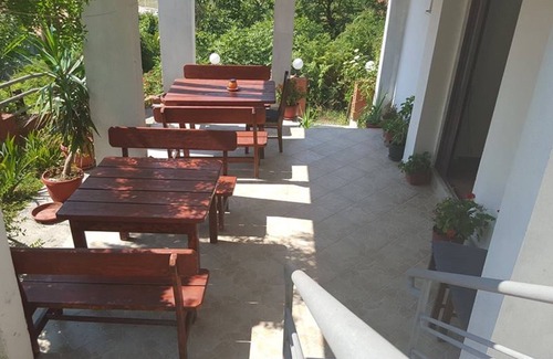 Virpazar Apartment | Relaxing Lake Skadar Accommodation with Spa & Pet-Friendly Options