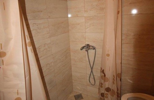 Virpazar Apartment | Discover Lake Skadar: Cozy Pet-Friendly Retreat with Pool