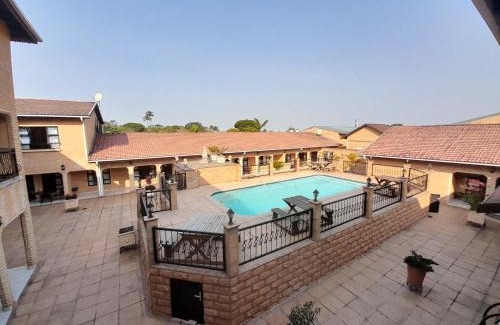 St. Lucia Apartment | Family-Friendly Lake St Lucia Villas with Pool & Breakfast