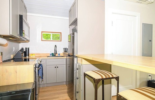 Blodgett Landing Cottage | Lake Sunapee Tiny Cottage
