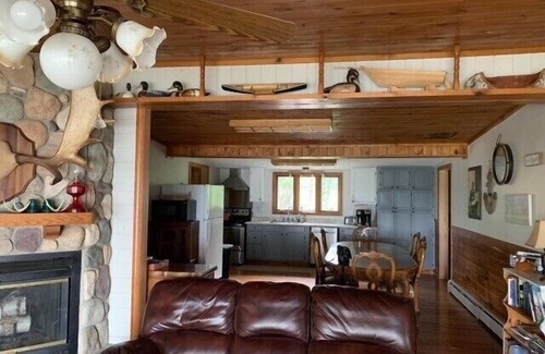 Cornucopia House | Experience Lake Superior Ice Caves Near Apostle Islands