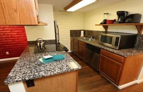 Incline Village Cabin | Discover Lake Tahoe: Incline Village 1BR Condo Retreat