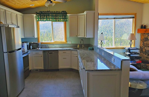 Tahoe Village House | Unforgettable Lake Tahoe Retreat with Panoramic Views