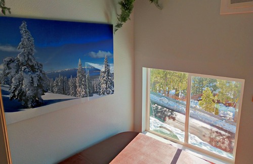 Tahoe Village House | Unforgettable Lake Tahoe Retreat with Panoramic Views