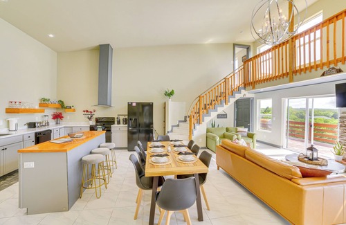 Forsyth Cabin | Lake Taneycomo Views: Family-Friendly Cabin!