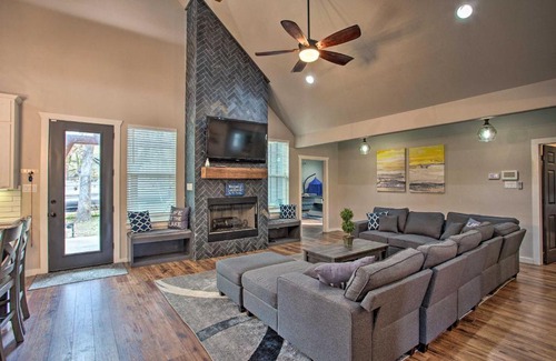 Quinlan House | Quinlan Retreat with Fire Pit and Lake Tawakoni Access