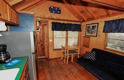 Mead Cabin | Relax at Uncle Sam's Cabin on Lake Texoma
