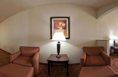 Denison Hotel | Comfort Inn & Suites Denison - Family-Friendly Getaway