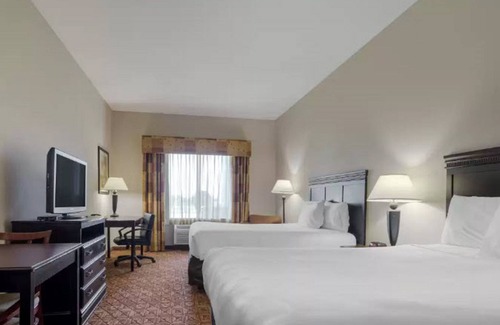 Denison Hotel | Comfort Inn & Suites Denison - Family-Friendly Getaway