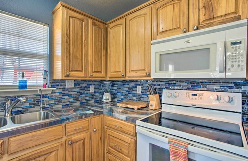 Pottsboro Cabin | Idyllic Lake Texoma Retreat with Spa & Pet-Friendly Options