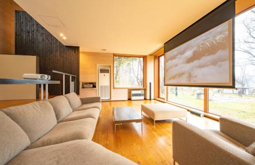 Sobetsu Villa | Family-Friendly Lake Toya Villa SUSUKIAN with Top Reviews